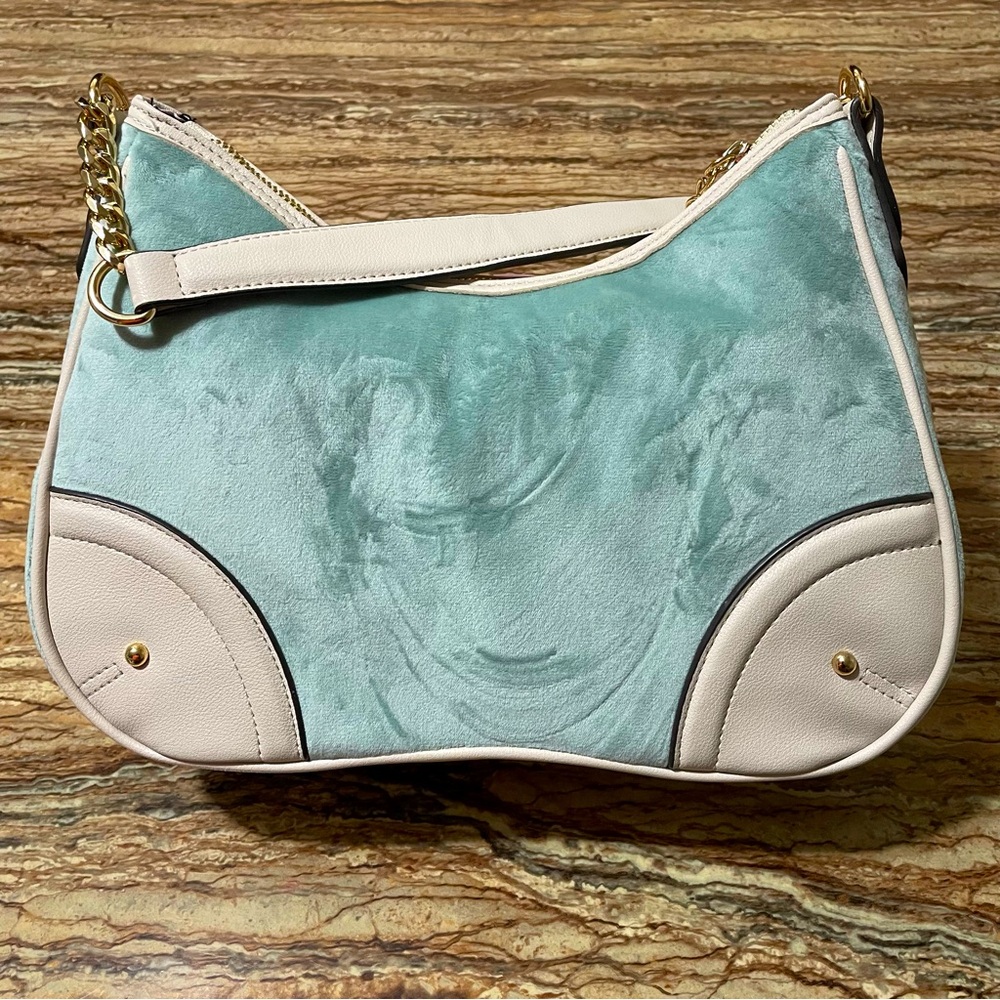 Juicy Couture - Picture 3 of 11